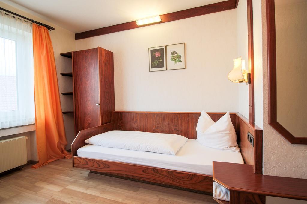 Hotel-Restaurant Lowen Suessen Room photo
