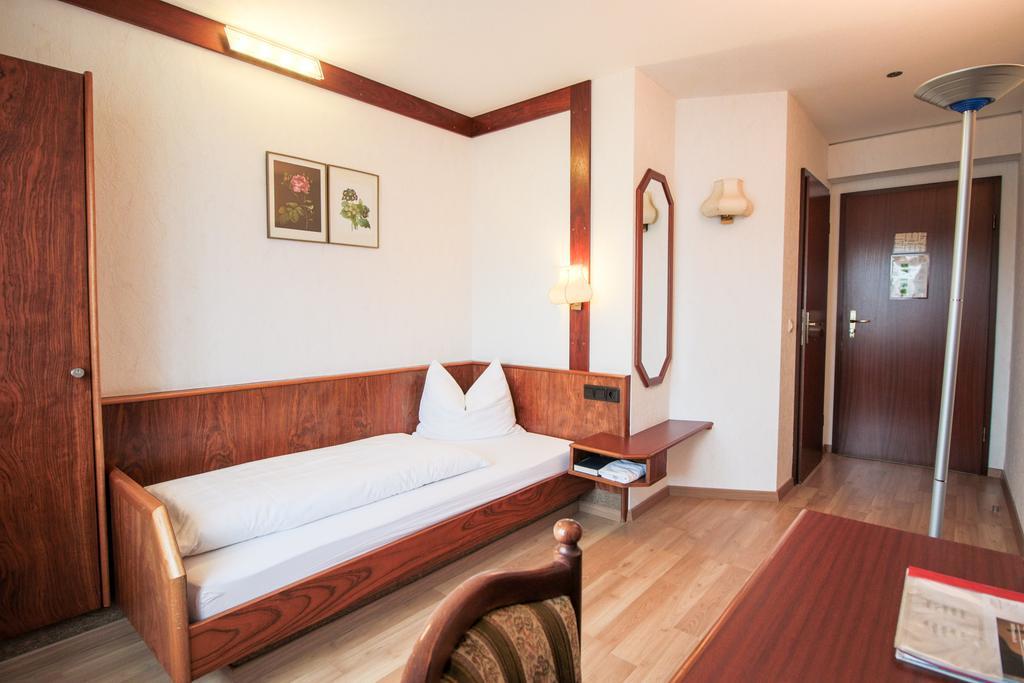 Hotel-Restaurant Lowen Suessen Room photo