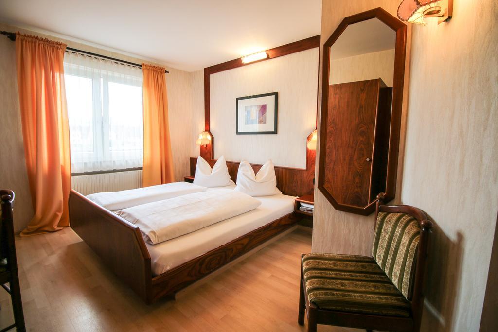 Hotel-Restaurant Lowen Suessen Room photo